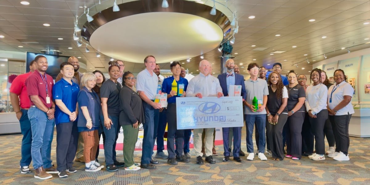 Hyundai Motor Manufacturing Alabama team members donate to Selma City Schools