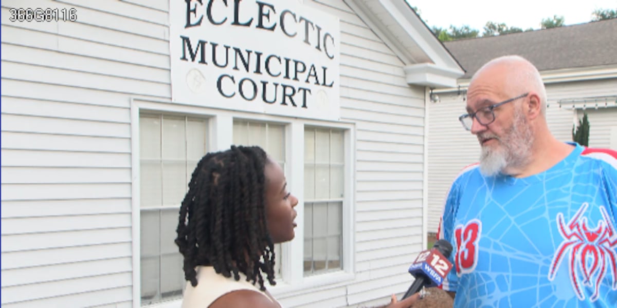 Eclectic resident calls for mayor's resignation during city council meeting, alleges misconduct
