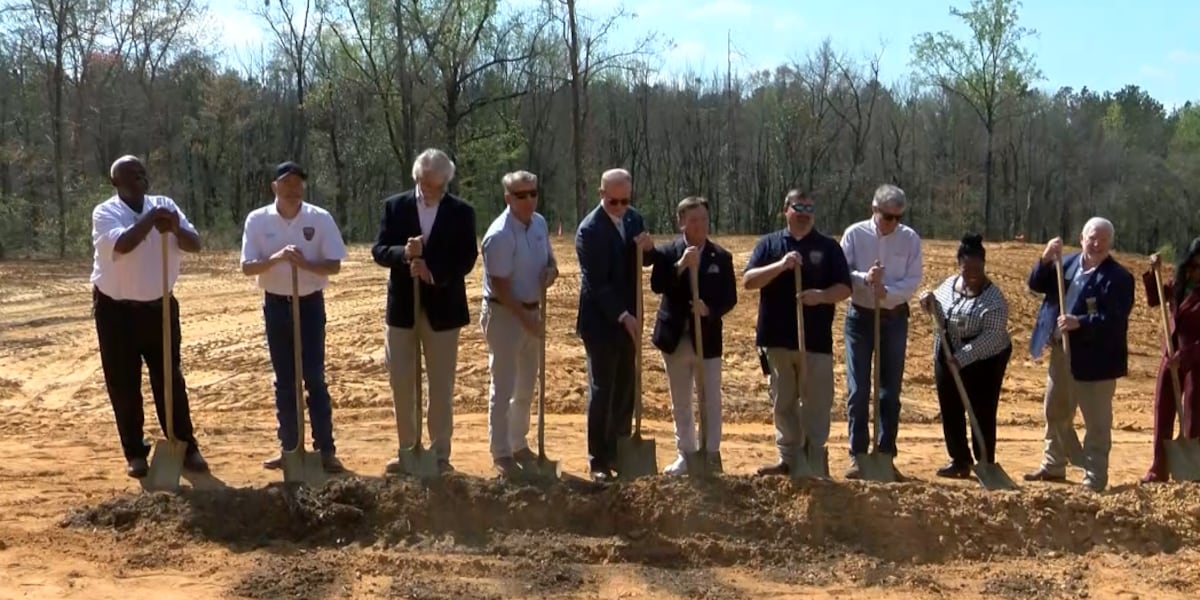 Shellhorn Shellhorn community breaks ground on new fire station