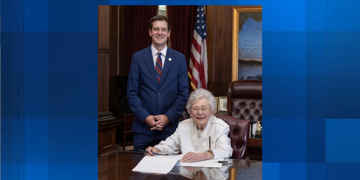 La gobernadora Ivey firma proyecto de ley de deducción de impuestos sobre el tiempo extra en ley